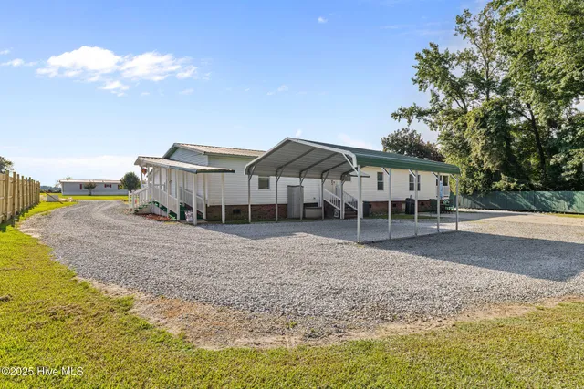 $235,000 | 88 Holiday Lane, Newton Grove, NC 28366