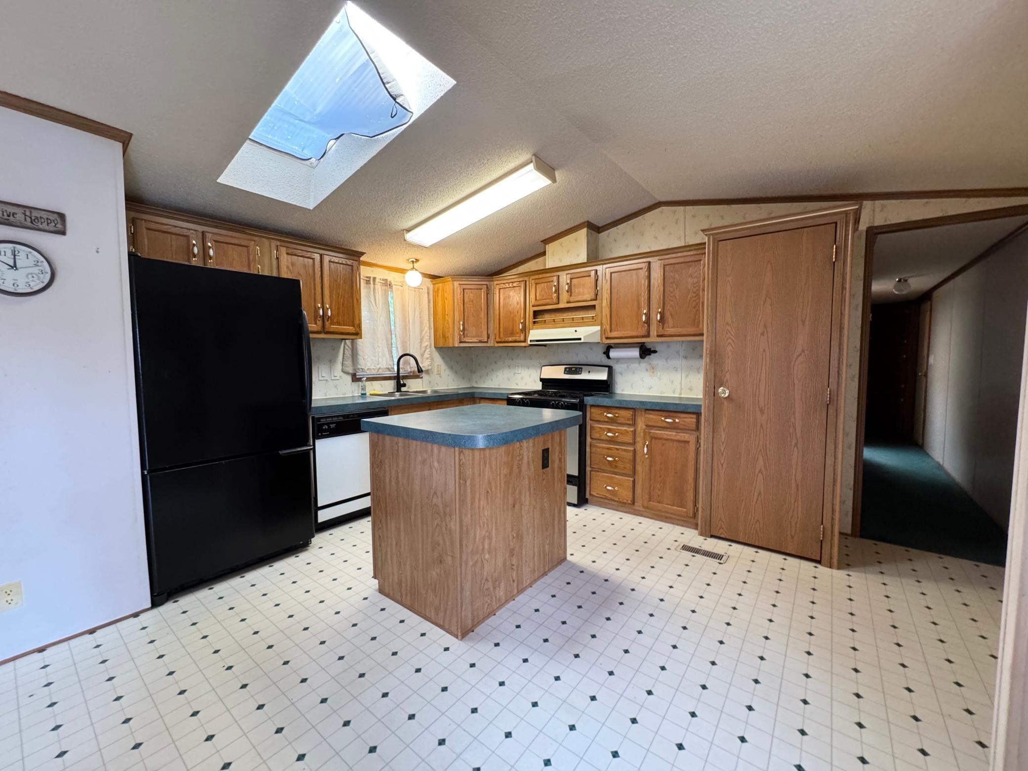 27135 Trout Lake Road Bovey, MN 55709 - Photo 5 of 37