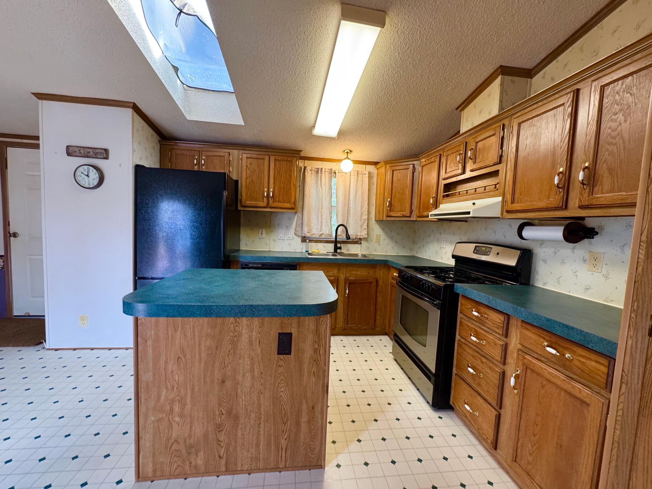 27135 Trout Lake Road Bovey, MN 55709 - Photo 6 of 37