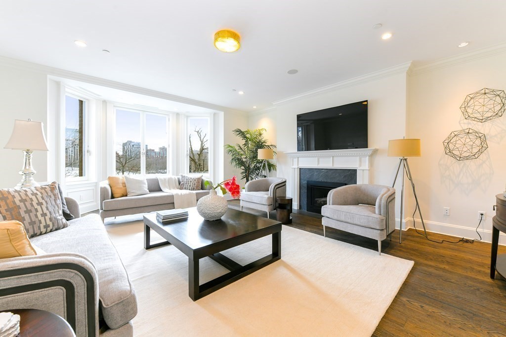52 Beacon Street, Unit PH Boston, MA 02108 - Photo 2 of 29