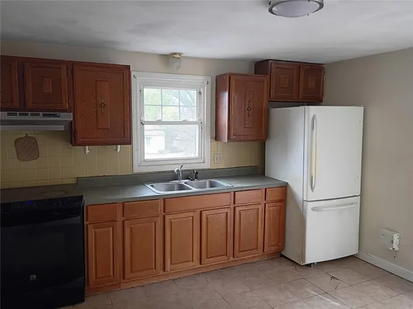 $2,100 | 12 Monson Street, Unit 2A, Johnston, RI 02919