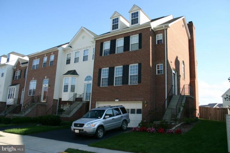 641 Springhouse Square Southeast Leesburg, VA 20175 - Photo 1 of 19 Exterior (Main)