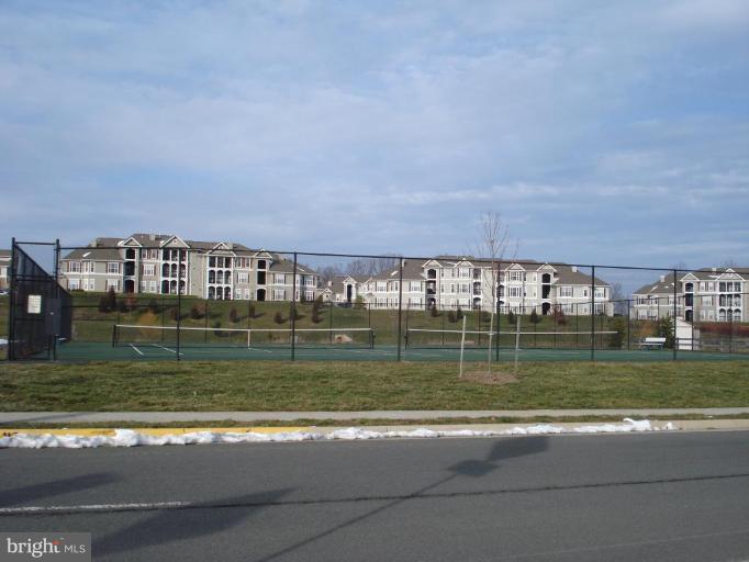 641 Springhouse Square Southeast Leesburg, VA 20175 - Photo 18 of 19 Sport Court