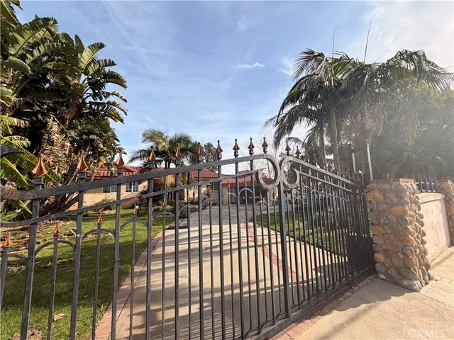$1,600,000 | 13342 Glenoaks Boulevard, Sylmar, CA 91342