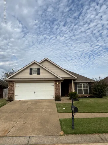 $299,900 | 3250 West Hartland Drive, Southaven, MS 38672