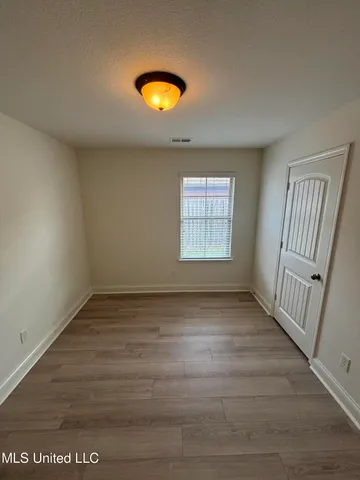 $299,900 | 3250 West Hartland Drive, Southaven, MS 38672