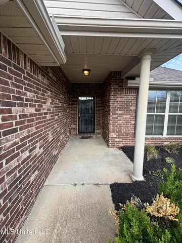 $299,900 | 3250 West Hartland Drive, Southaven, MS 38672