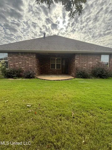 $299,900 | 3250 West Hartland Drive, Southaven, MS 38672