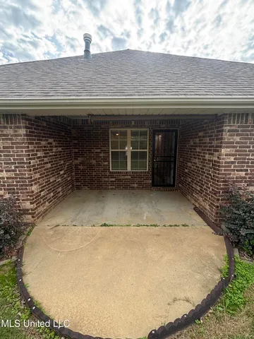 $299,900 | 3250 West Hartland Drive, Southaven, MS 38672