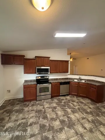 $299,900 | 3250 West Hartland Drive, Southaven, MS 38672