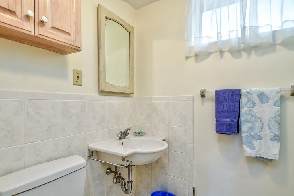 22 Heckle Street Wellesley, MA 02481 - Photo 27 of 32 Gallery Image 27