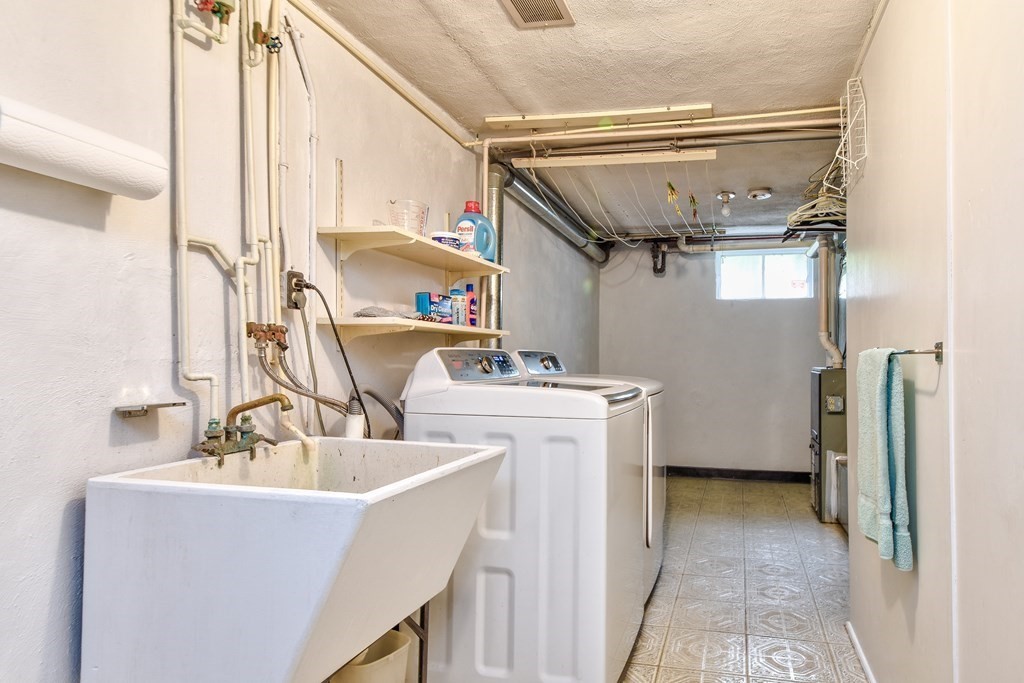 22 Heckle Street Wellesley, MA 02481 - Photo 28 of 32 Gallery Image 28