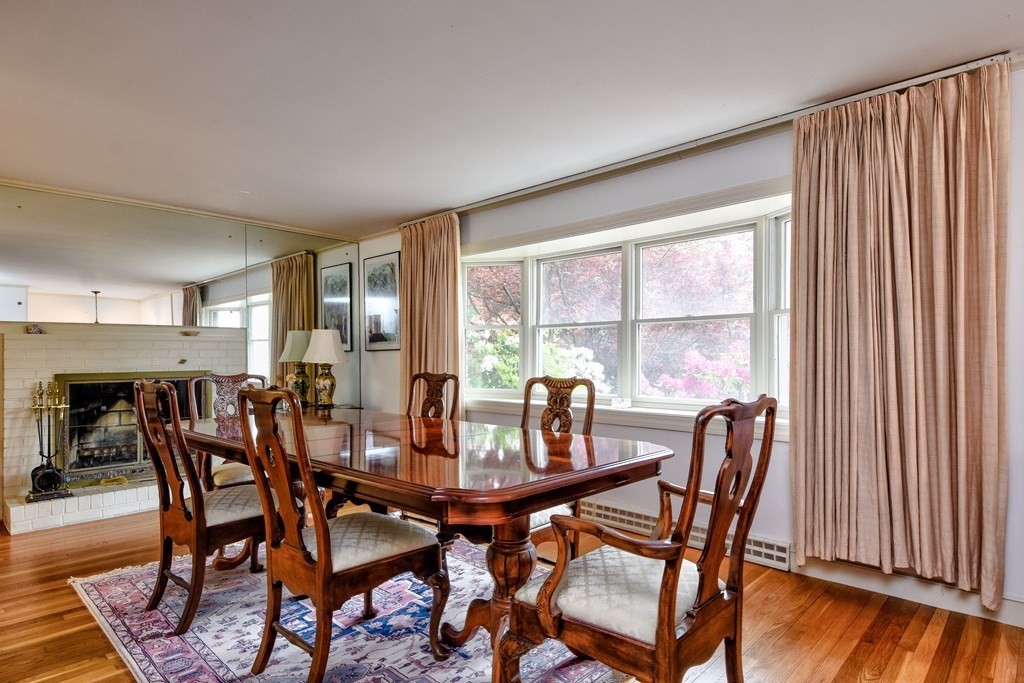 22 Heckle Street Wellesley, MA 02481 - Photo 4 of 32 Gallery Image 4