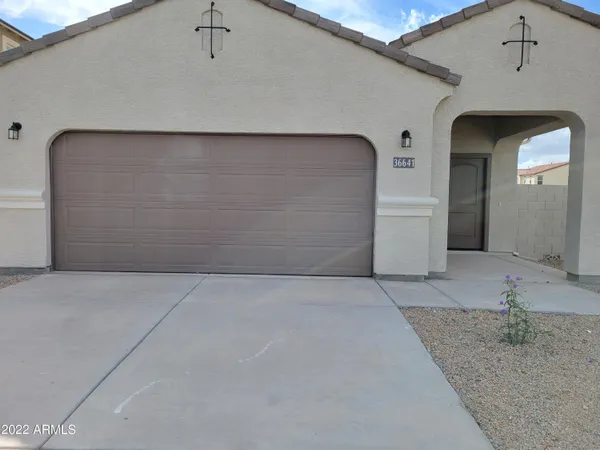 a view of a garage