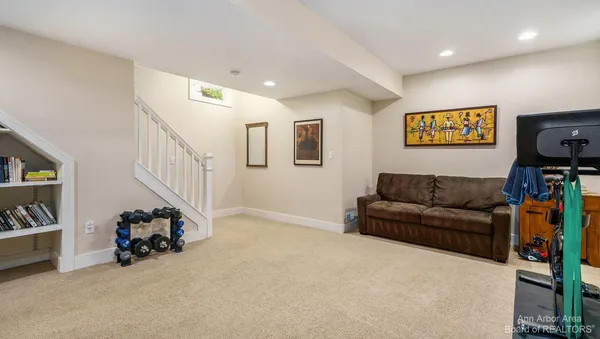 $5,375 | 203 West Summit Street, Ann Arbor, MI 48103