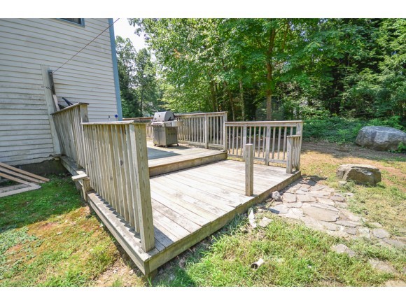 12 Pierce Road Raymond, NH 03077 - Photo 16 of 18