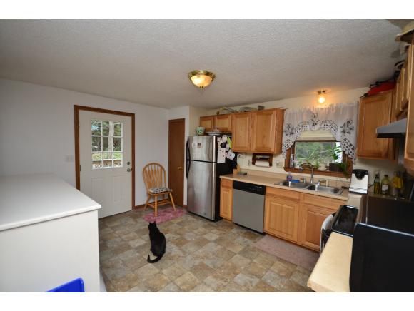 12 Pierce Road Raymond, NH 03077 - Photo 4 of 18