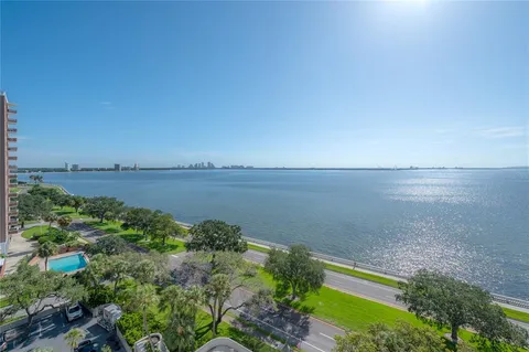 $575,000 | 4141 Bayshore Boulevard, Unit 1003, Tampa, FL 33611