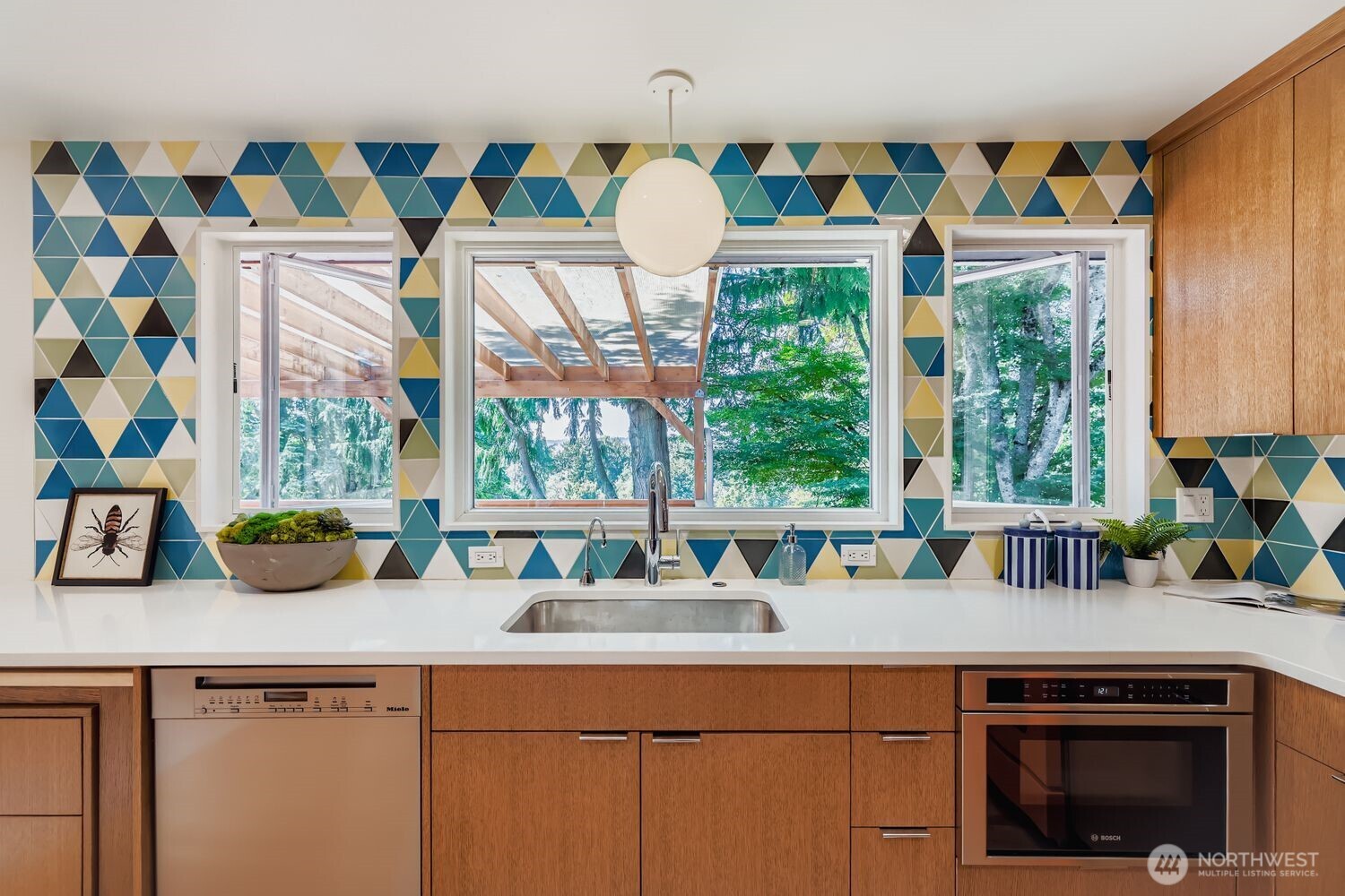 18319 83rd Place Northeast Kenmore, WA 98028 - Photo 8 of 32