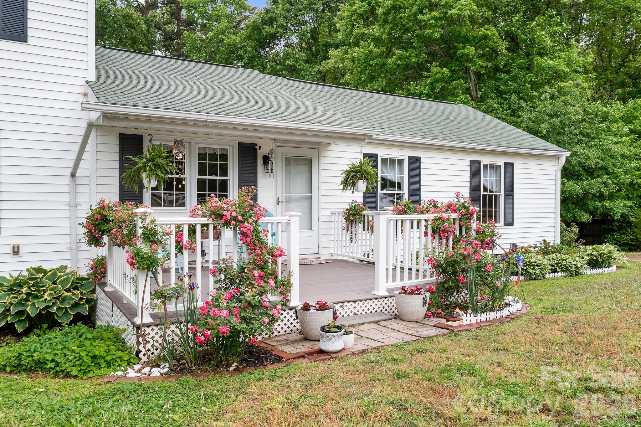 1823 North Ingleside Farm Road Denver, NC 28037 - Photo 2 of 22