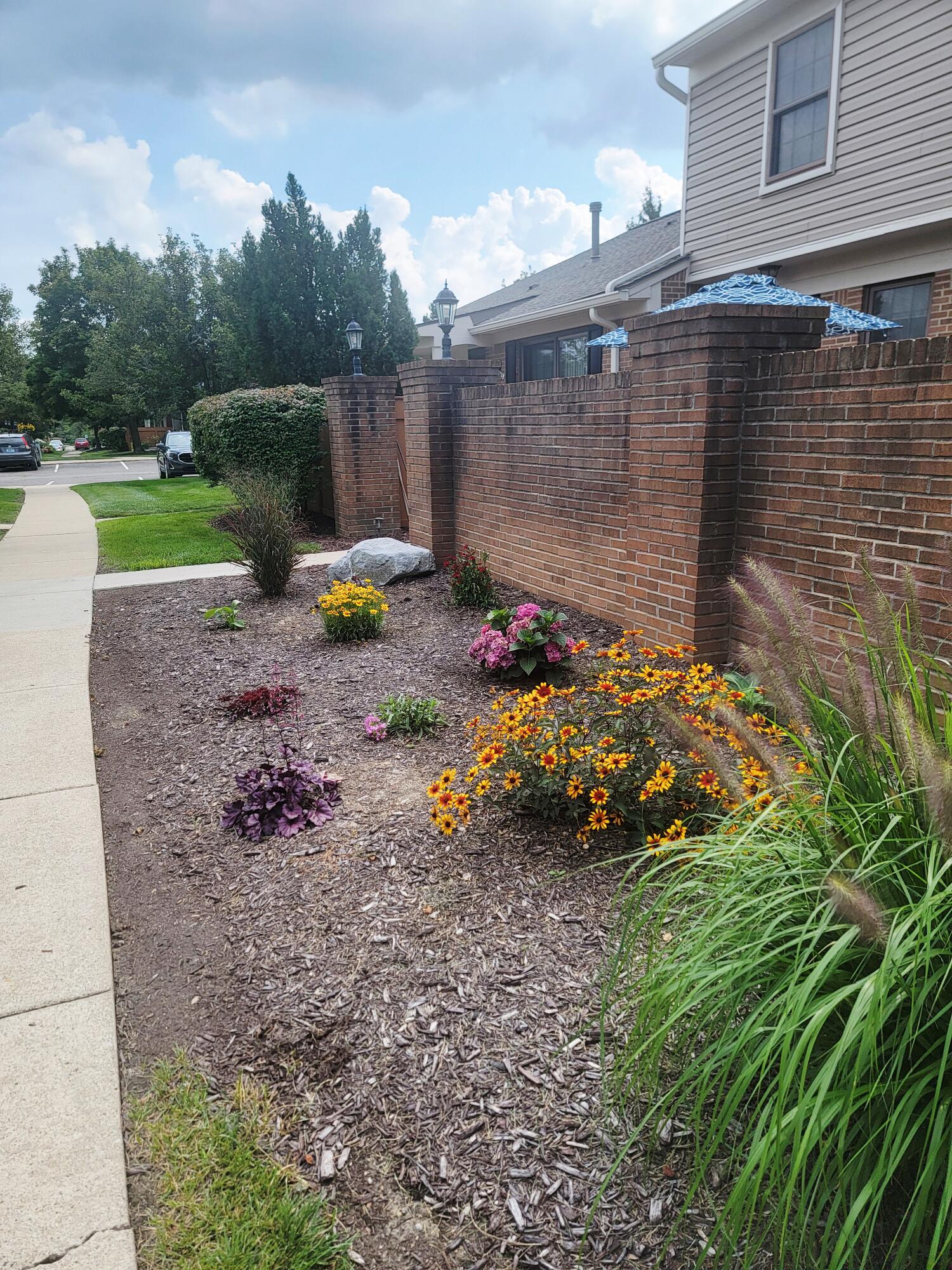 22363 Peach Tree Novi, MI 48375 - Photo 2 of 22 front