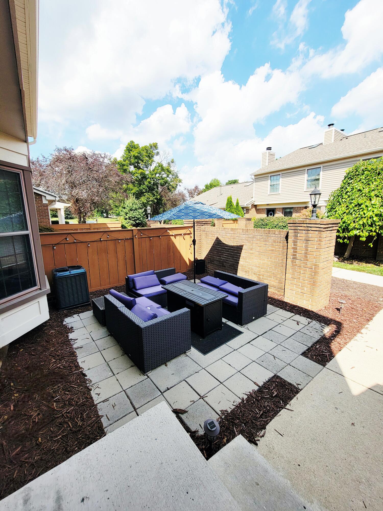 22363 Peach Tree Novi, MI 48375 - Photo 4 of 22 patio
