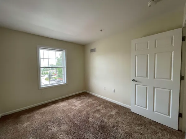 $1,945 | 100 Sentinel Court, Unit 210, Manchester, NH 03103