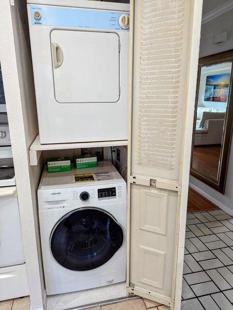 21362 Juego Circle, Unit 33F Boca Raton, FL 33433 - Photo 33 of 41 IN-WASHER AND DRYER