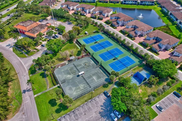 $2,200 | 21362 Juego Circle, Unit 33F, Boca Raton, FL 33433