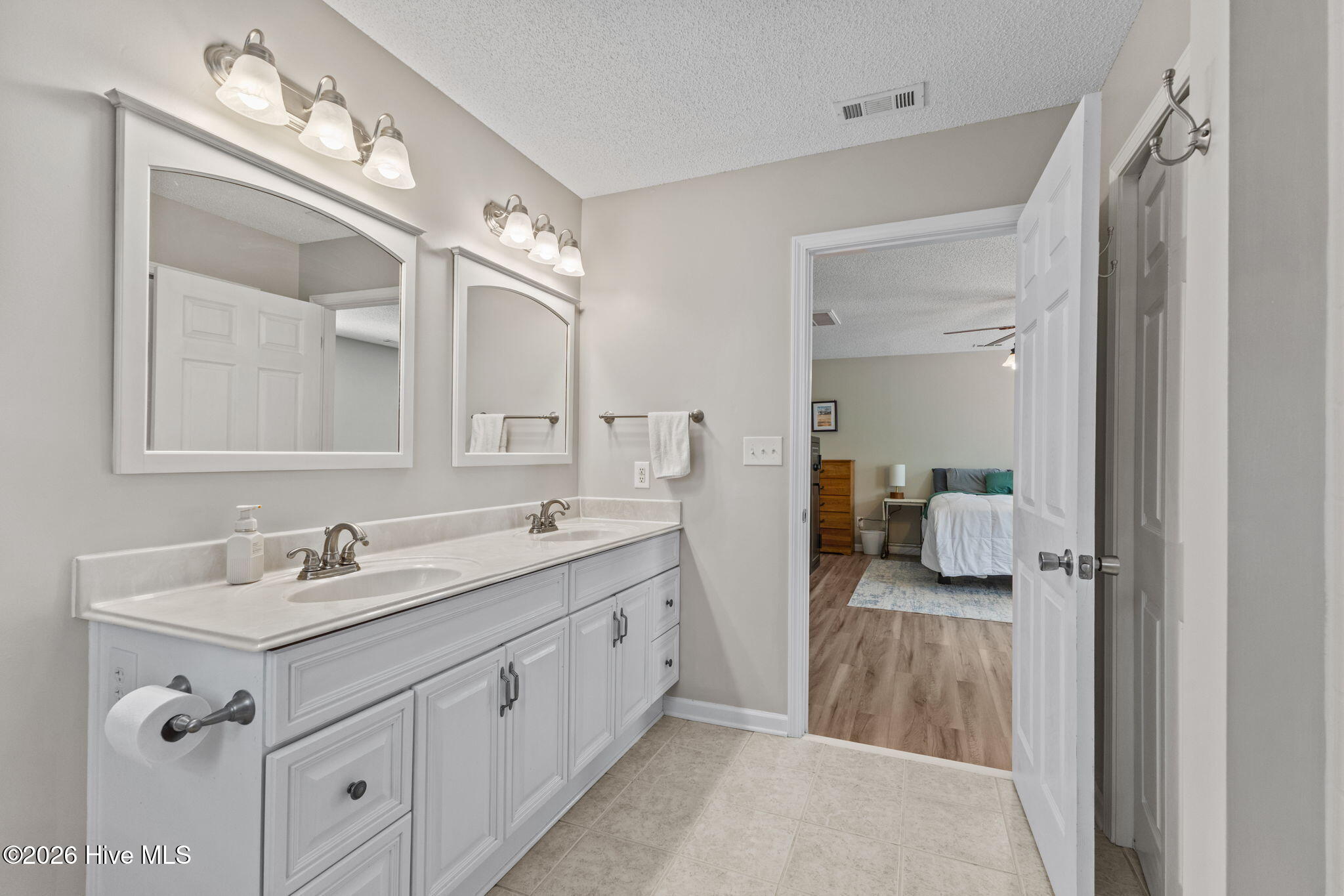 229 Gray Fox Run Hubert, NC 28539 - Photo 15 of 32 25-web-or-mls-1S3A8914