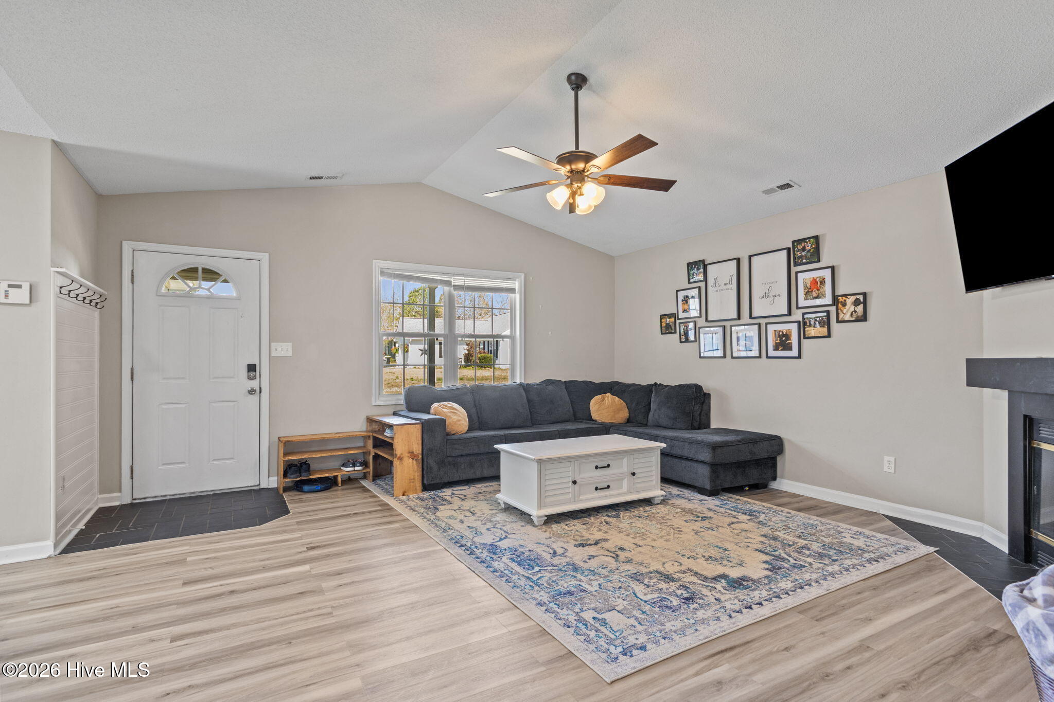 229 Gray Fox Run Hubert, NC 28539 - Photo 4 of 32 9-web-or-mls-1S3A8833