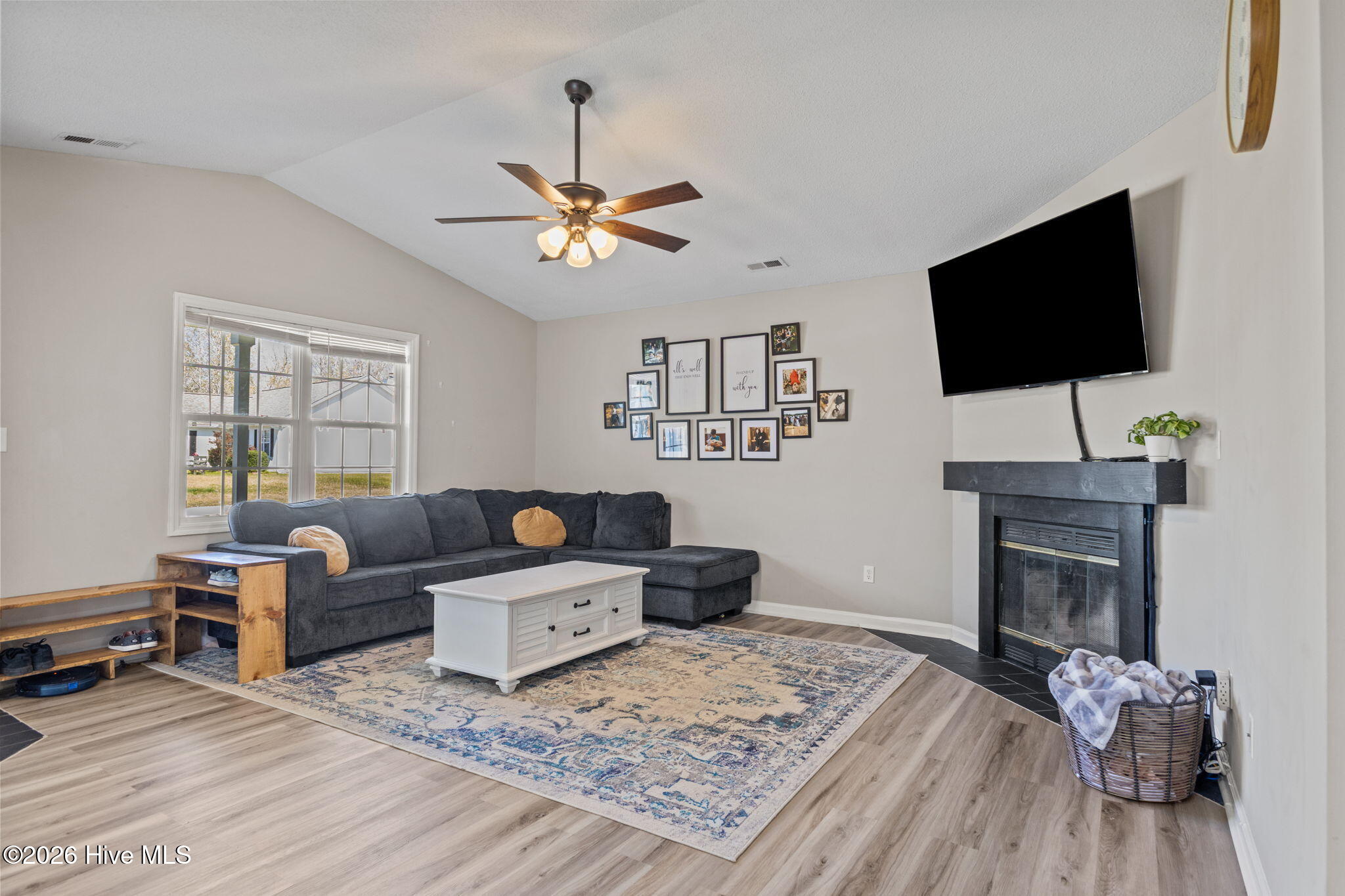 229 Gray Fox Run Hubert, NC 28539 - Photo 5 of 32 10-web-or-mls-1S3A8836