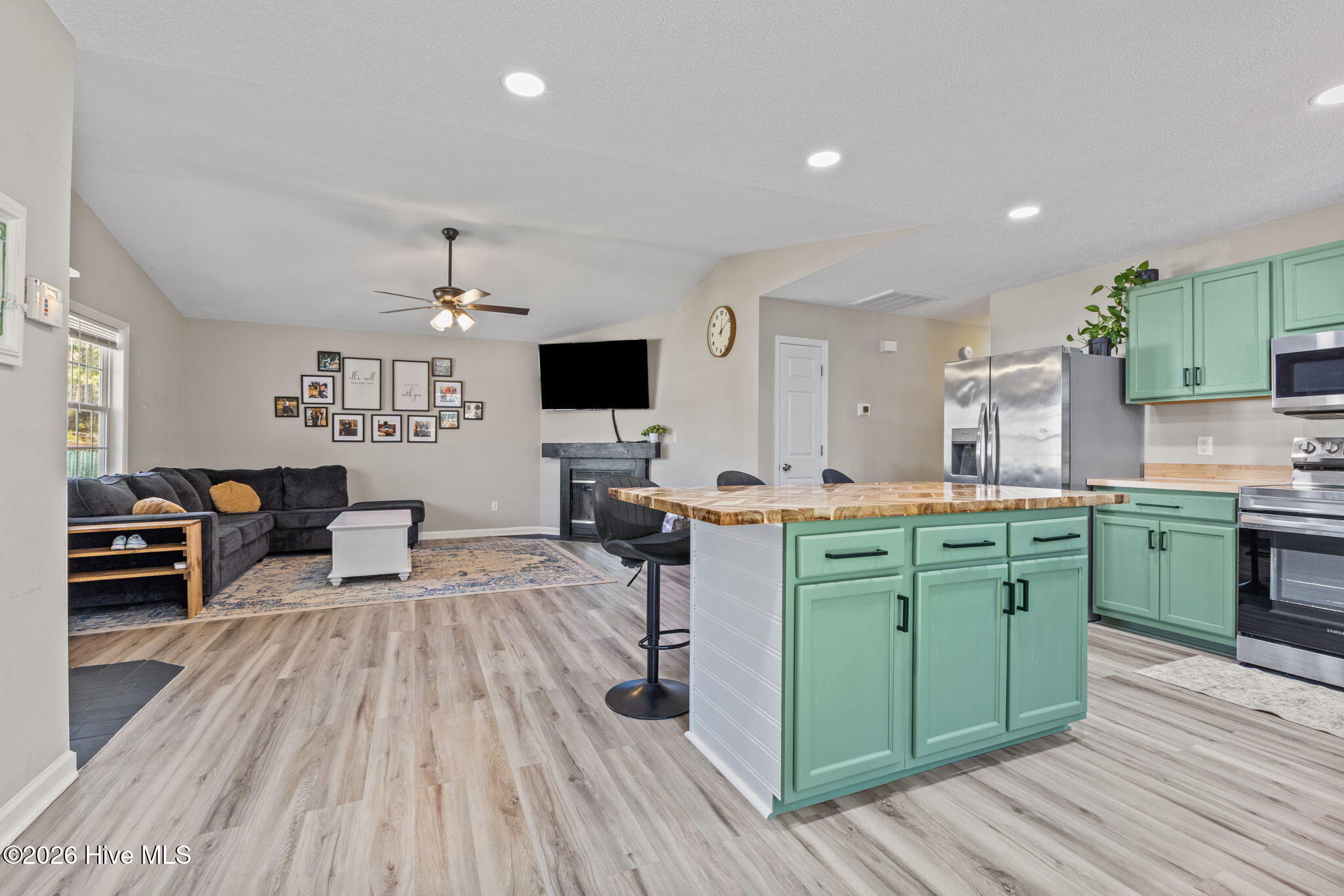 229 Gray Fox Run Hubert, NC 28539 - Photo 7 of 32 4-web-or-mls-1S3A8800