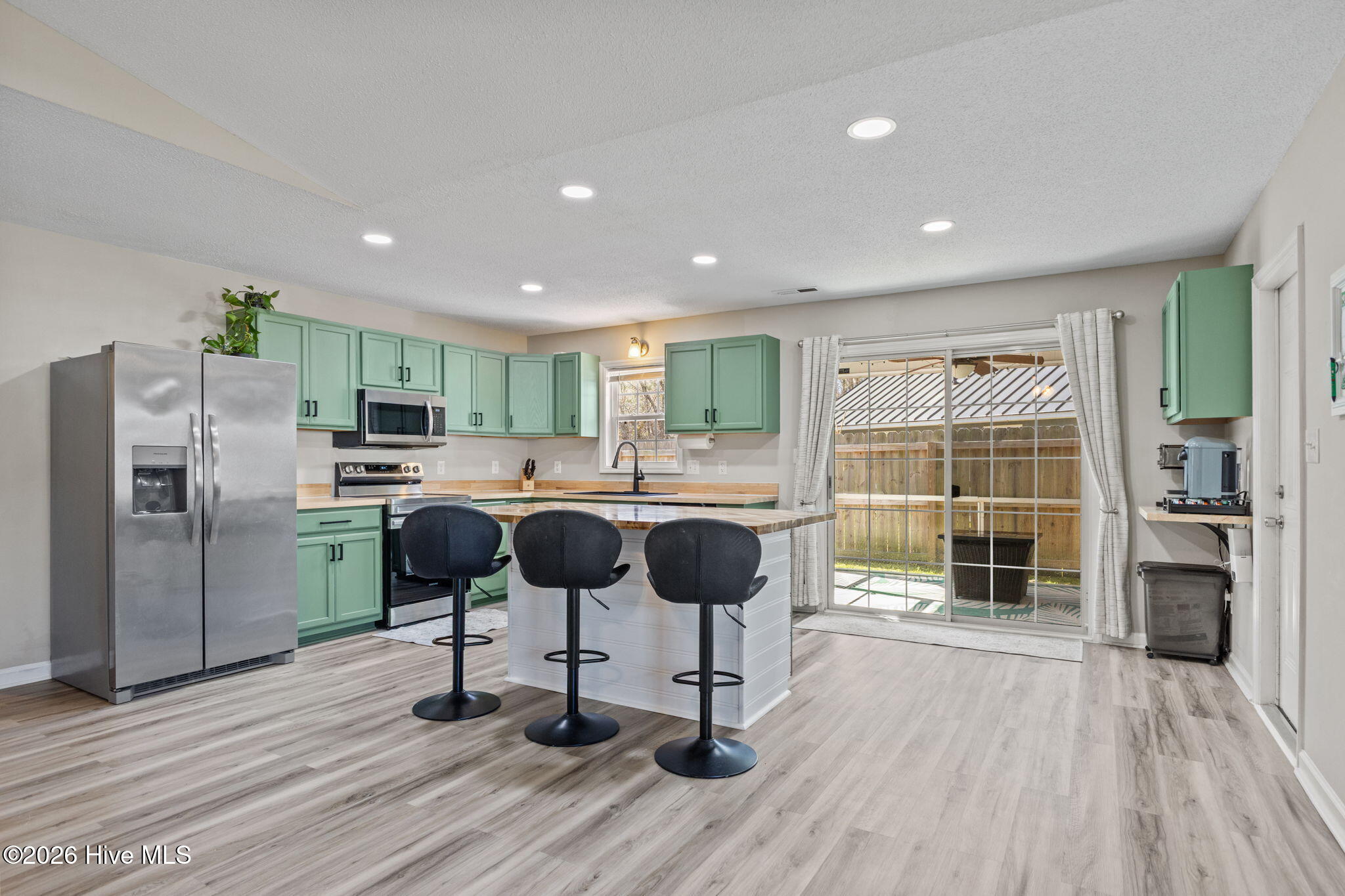 229 Gray Fox Run Hubert, NC 28539 - Photo 10 of 33 Updated Kitchen