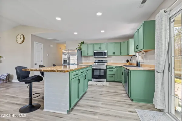 $298,000 | 229 Gray Fox Run, Hubert, NC 28539