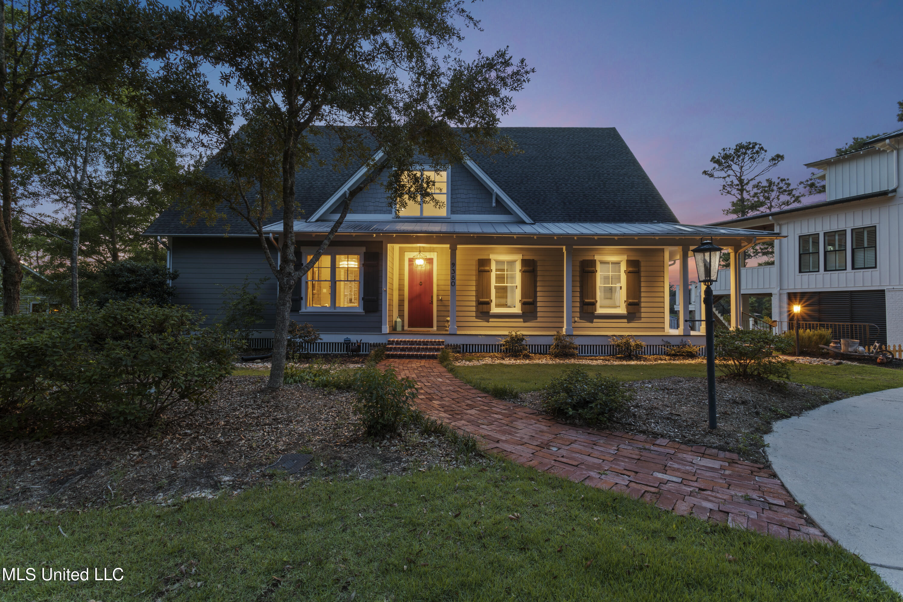 9380 Ridgeview