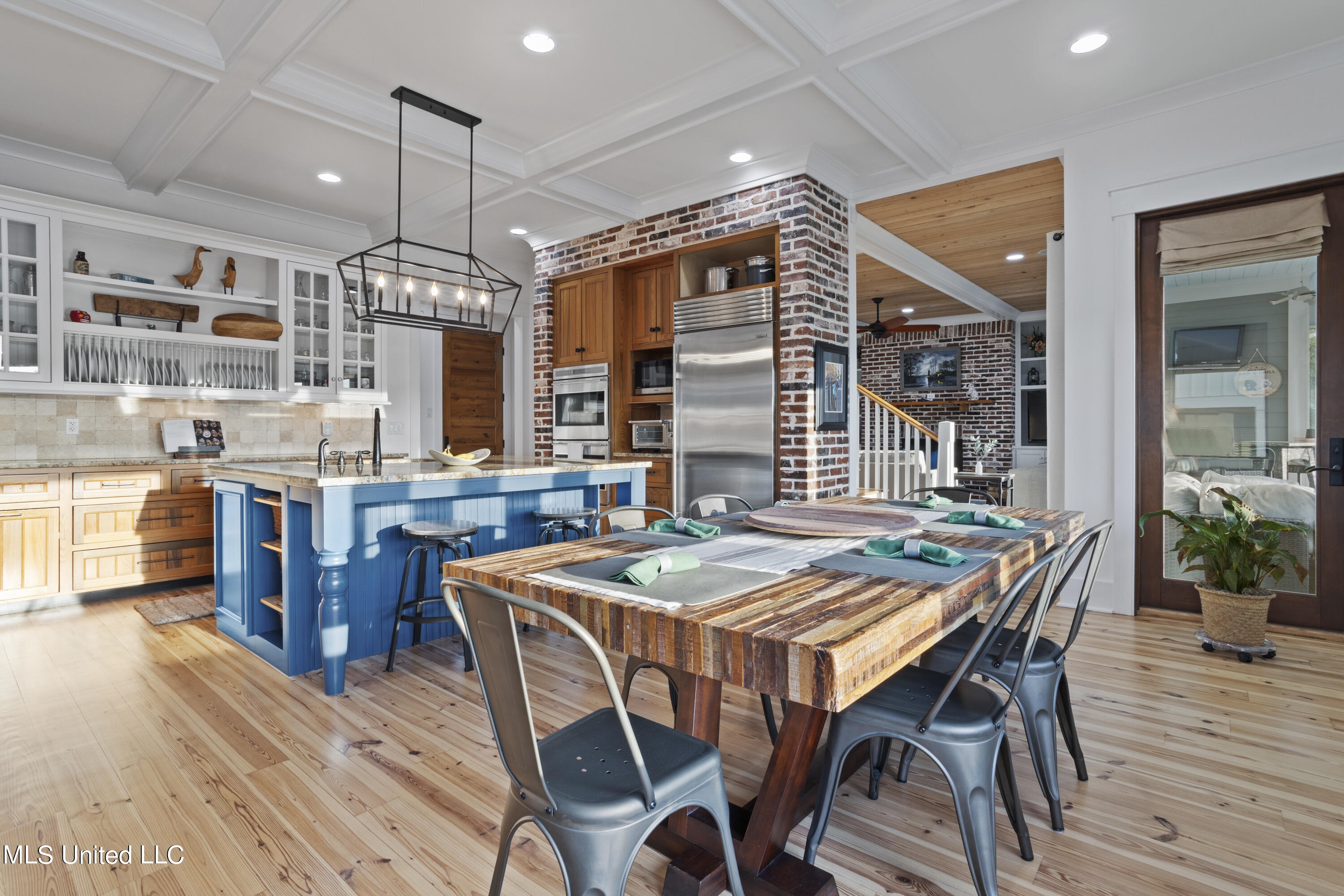 9380 Ridgeview Drive Ocean Springs, MS 39564 - Photo 23 of 69 Dining Area