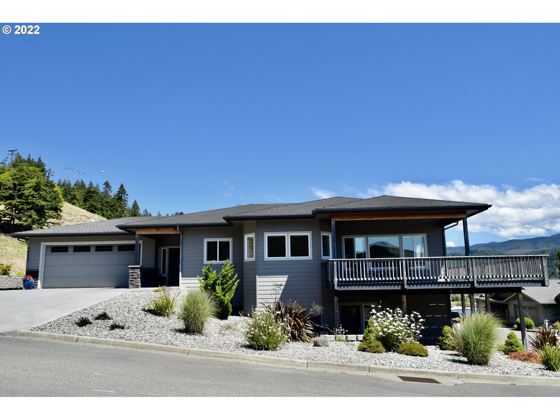 94537 Hume Road Gold Beach, OR 97444 - Photo 1 of 26 Gallery Image 1