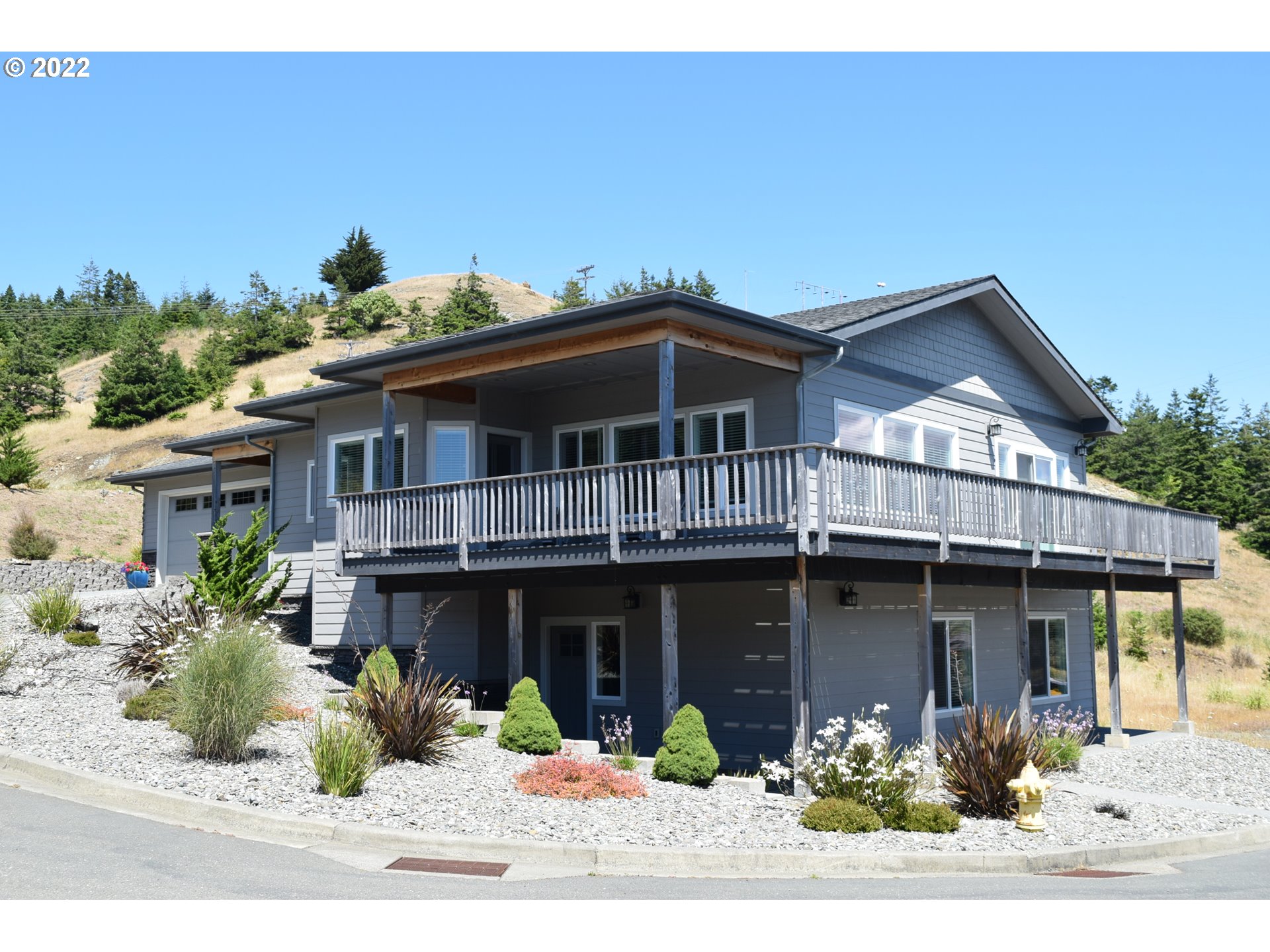 94537 Hume Road Gold Beach, OR 97444 - Photo 3 of 26 Gallery Image 3