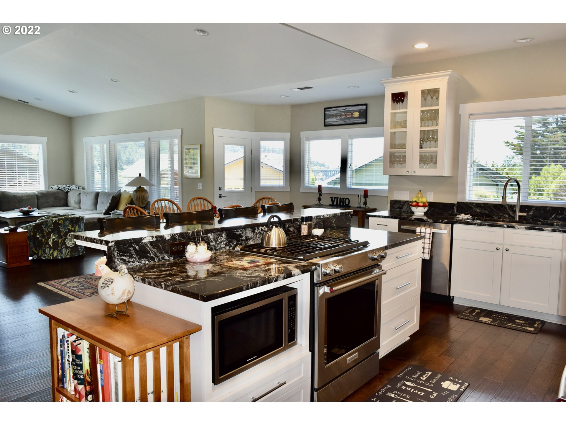 94537 Hume Road Gold Beach, OR 97444 - Photo 7 of 26 Gallery Image 7