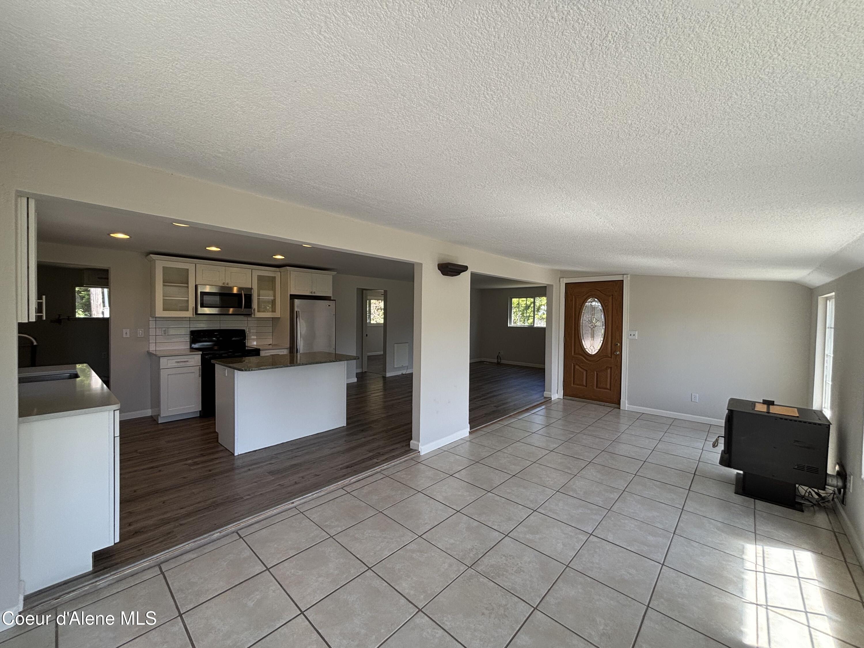 118 Walsh Way Sandpoint, ID 83864 - Photo 12 of 46 012 living and kitchen