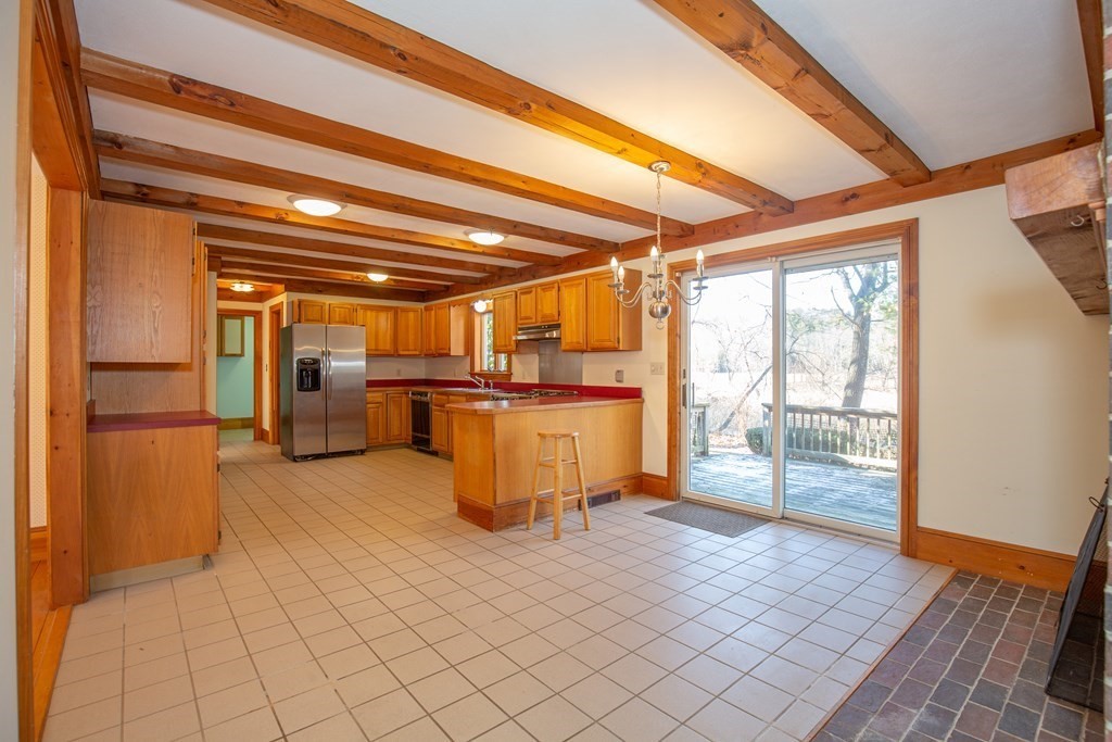 19 Pleasant Valley Road Amesbury, MA 01913 - Photo 8 of 42 Gallery Image 8