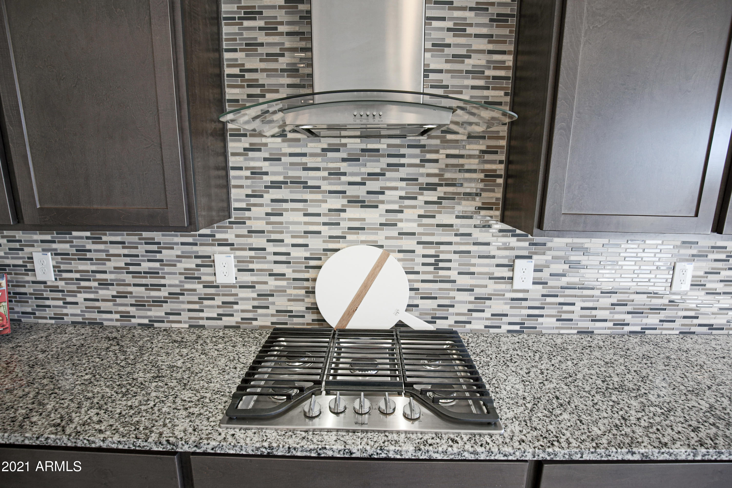 18325 West Raven Road Goodyear, AZ 85338 - Photo 11 of 59 Glass backsplash
