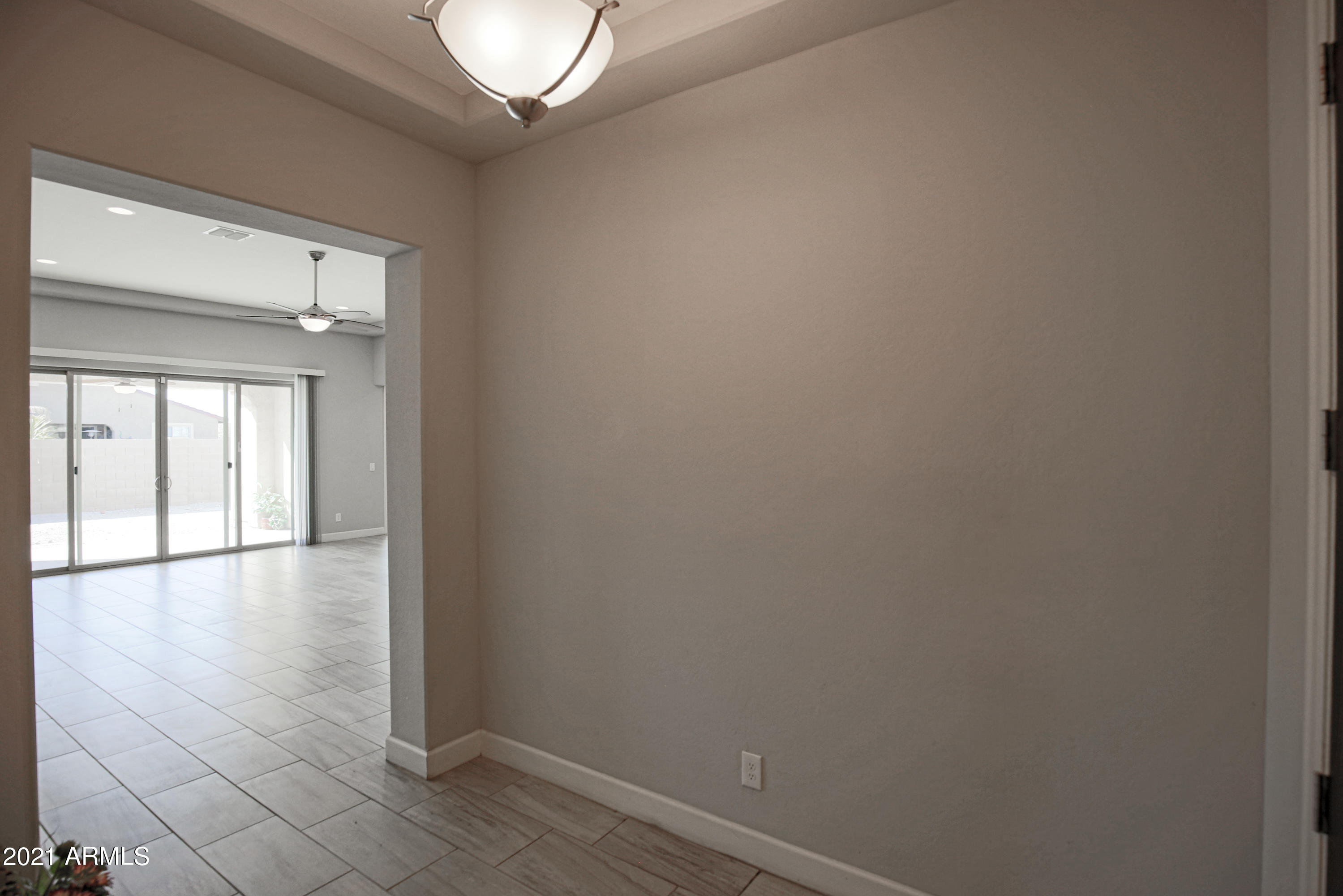 18325 West Raven Road Goodyear, AZ 85338 - Photo 5 of 59 Formal entry