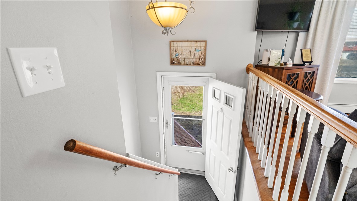 3208 Flat River Road Coventry, RI 02816 - Photo 4 of 32