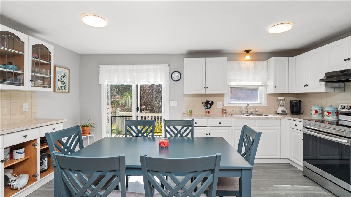 3208 Flat River Road Coventry, RI 02816 - Photo 8 of 32