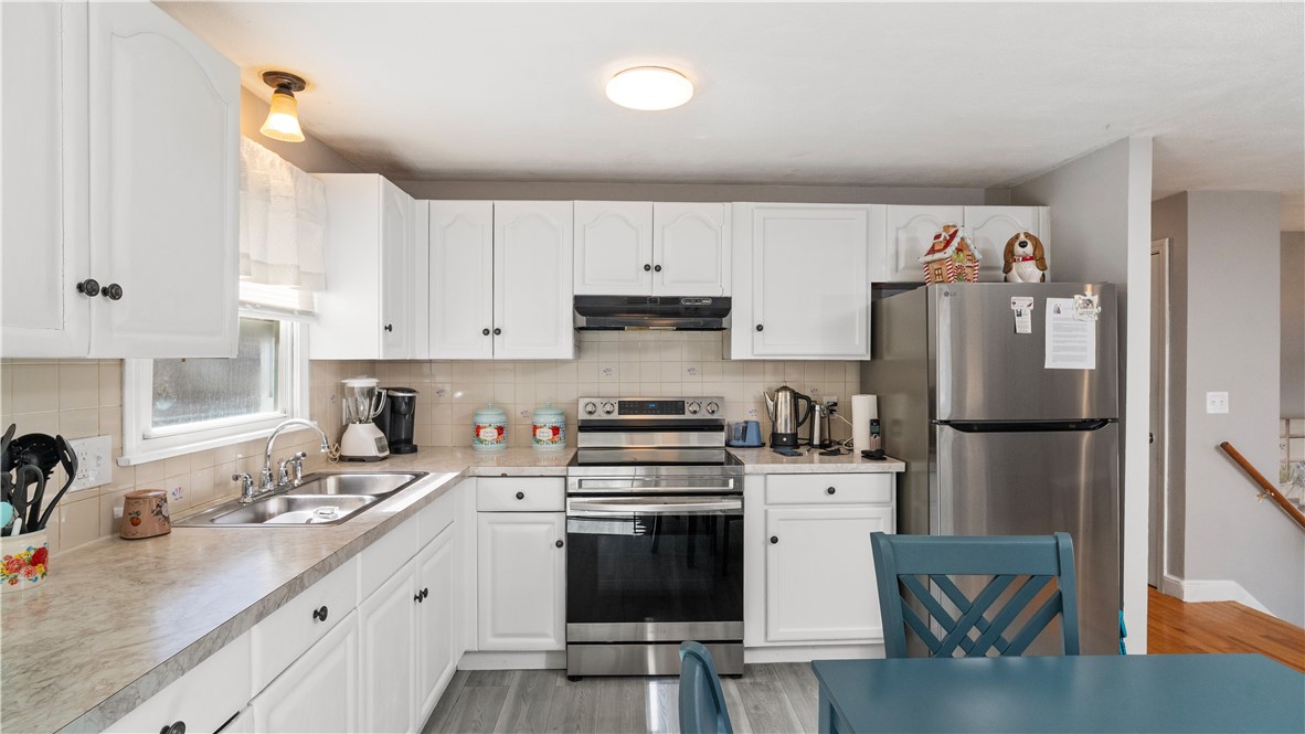 3208 Flat River Road Coventry, RI 02816 - Photo 9 of 32