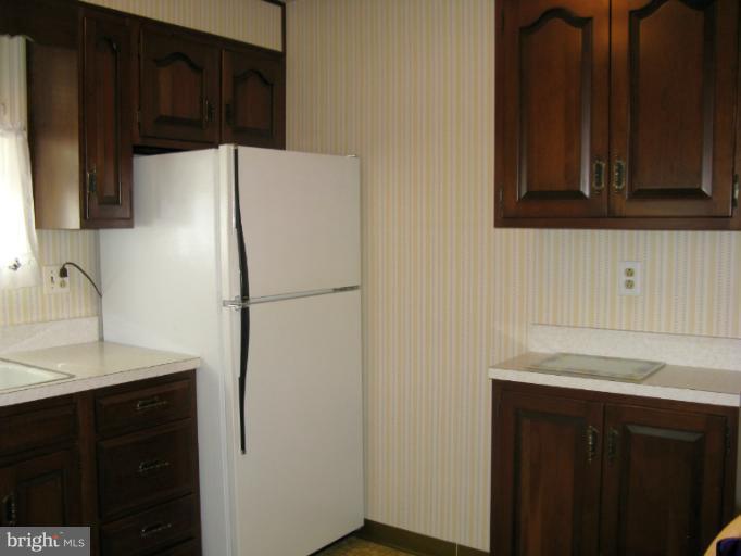 523 Shipley Road Linthicum Heights, MD 21090 - Photo 4 of 16 Kitchen