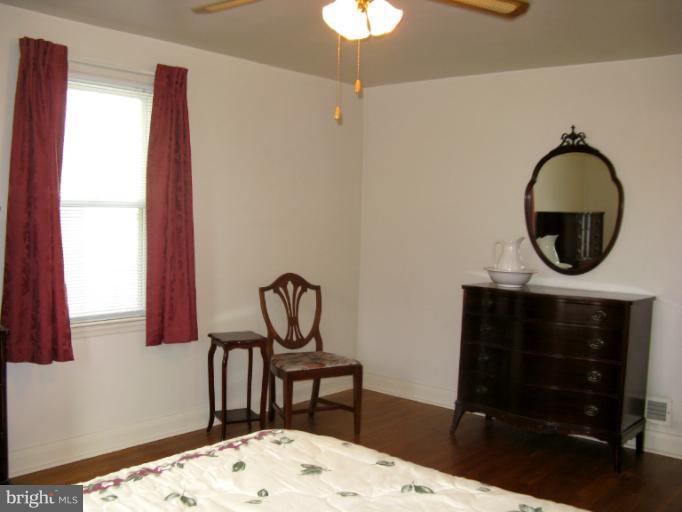 523 Shipley Road Linthicum Heights, MD 21090 - Photo 6 of 16 Bedroom