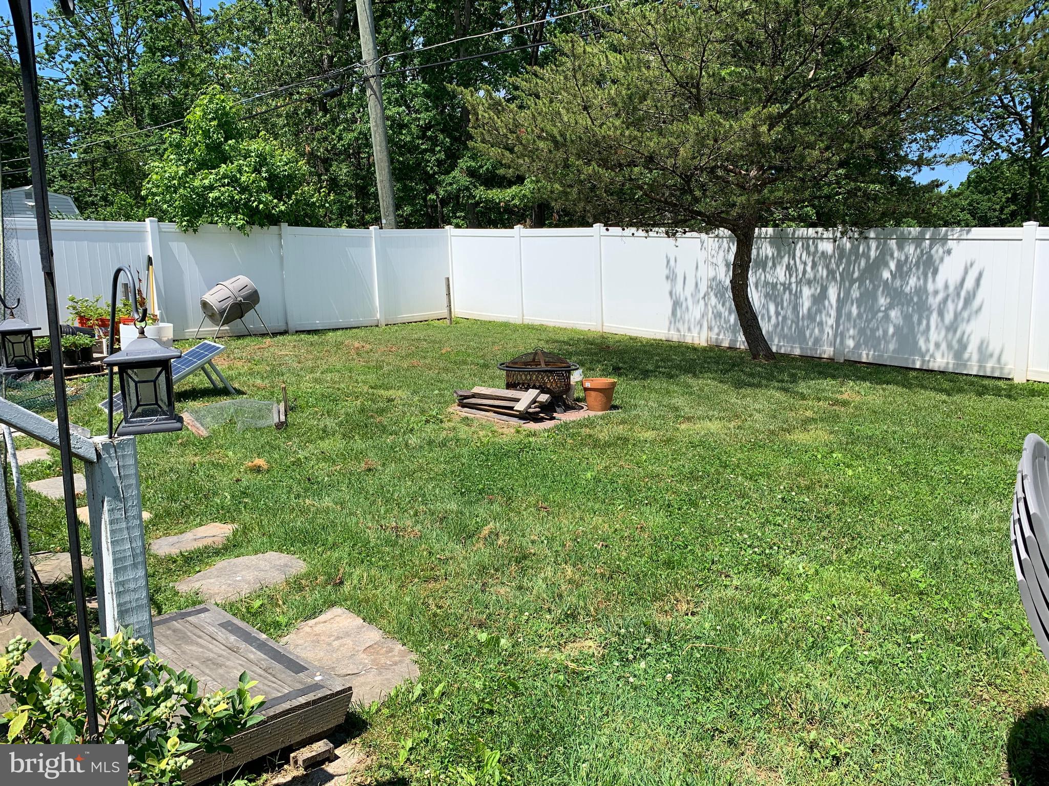 1710 Langley Road Baltimore, MD 21221 - Photo 5 of 23 Nice sized back yard